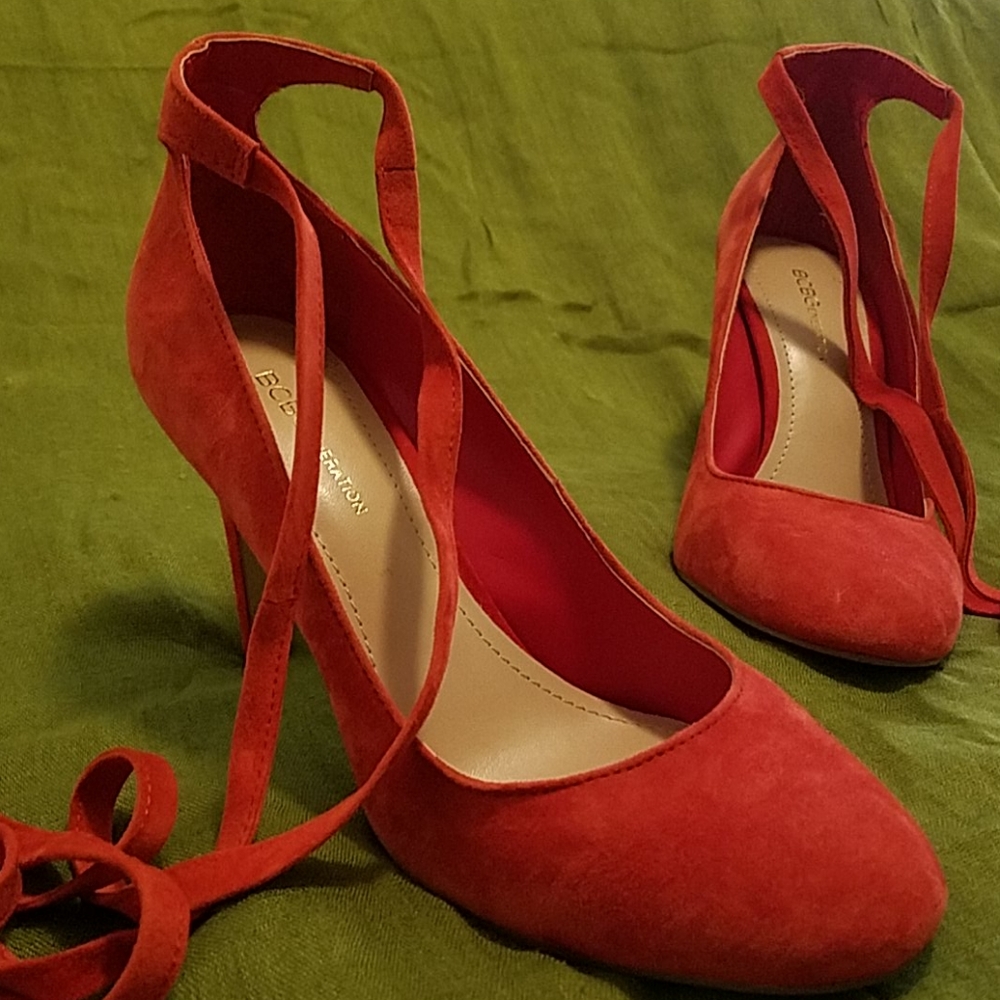 BCBG Light Red Leather Heels size 7.5